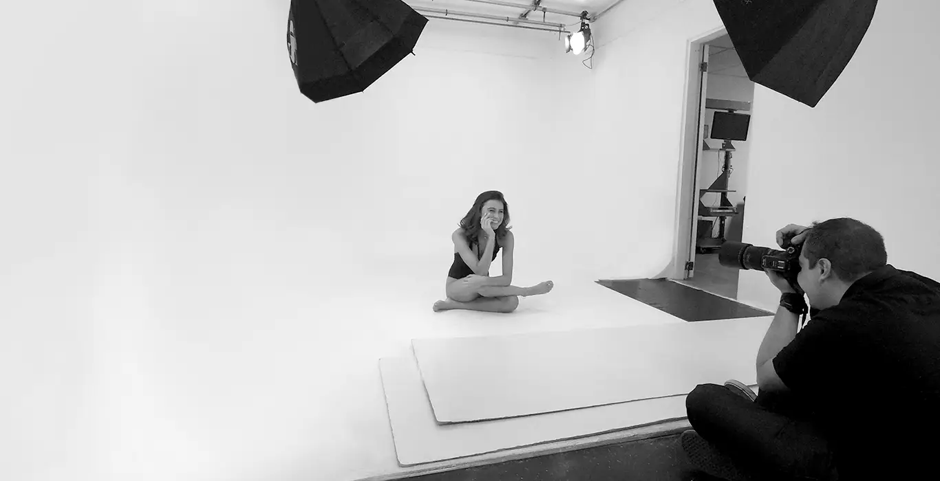 Cultivamos la curiosidad, la inquietud y la observación de nuestro entorno. Nos apasiona entender cómo las tendencias pueden transformar nuestra percepción de la vida y nutrir nuestra creatividad para comunicar ideas de forma innovadora.